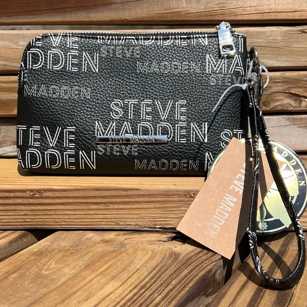 - Steve Madden Double Zip Logo Leather Wristlet! NEW!
